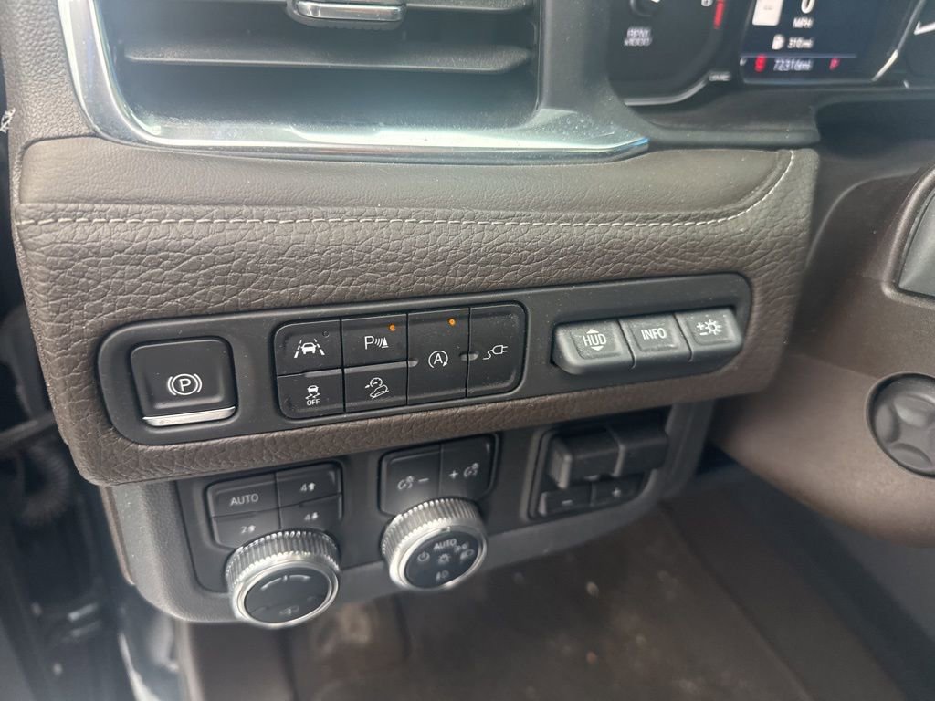 Used 2021 GMC Yukon Denali w/ Advanced Technology Package image 30