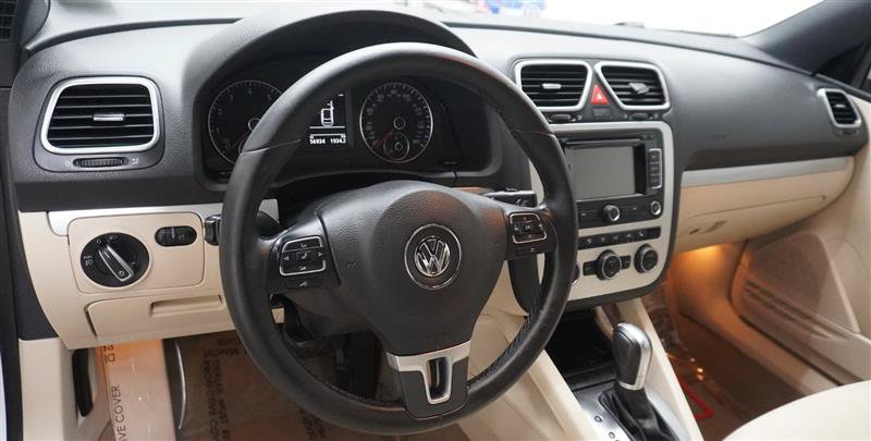 Used 2015 Volkswagen Eos Komfort FWD image 11