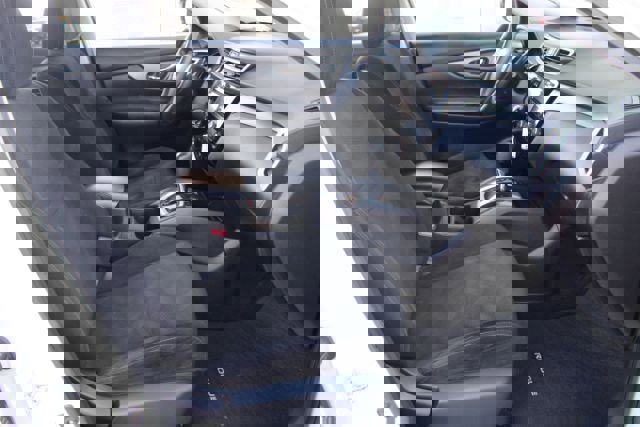 Used 2016 Nissan Rogue S AWD/4WD image 11