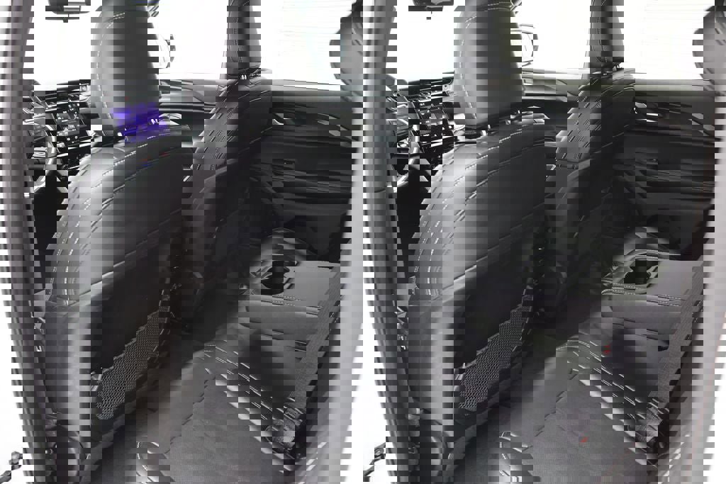 Used 2025 Jeep Grand Cherokee Altitude AWD/4WD image 10