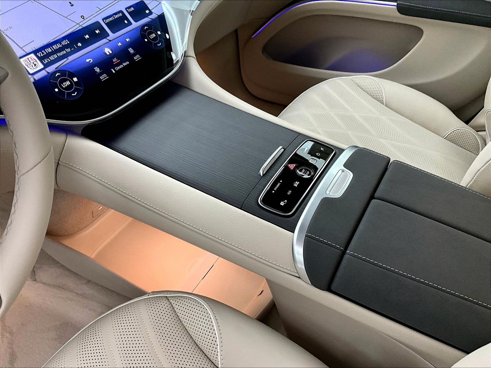 New 2026 Mercedes-Benz EQS 400 4MATIC SUV image 8