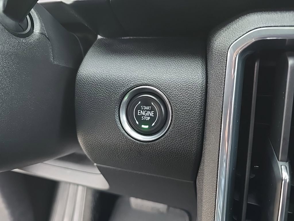 Used 2024 GMC Acadia Elevation image 17