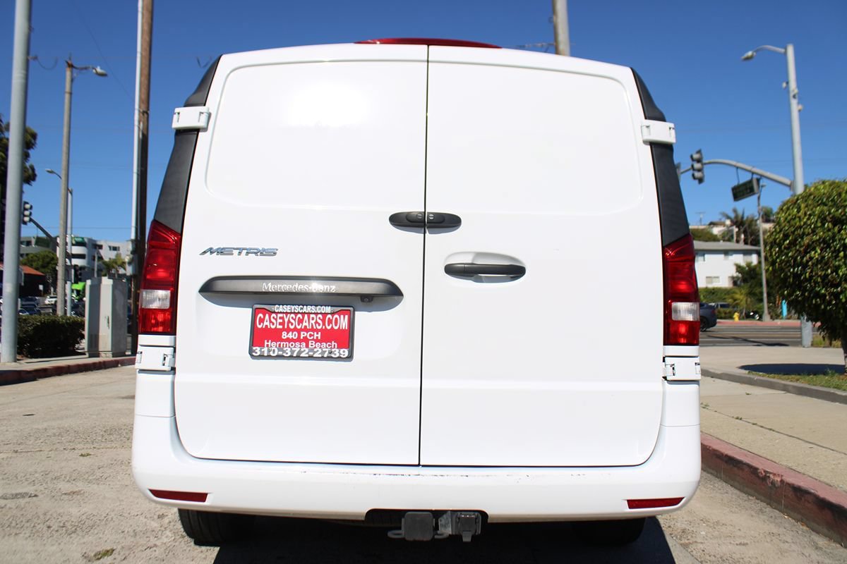 Used 2022 Mercedes-Benz Metris image 4