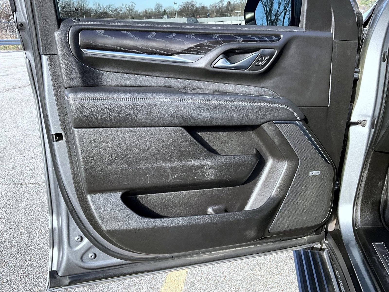 Used 2021 GMC Yukon XL Denali w/ Denali Premium Package image 10