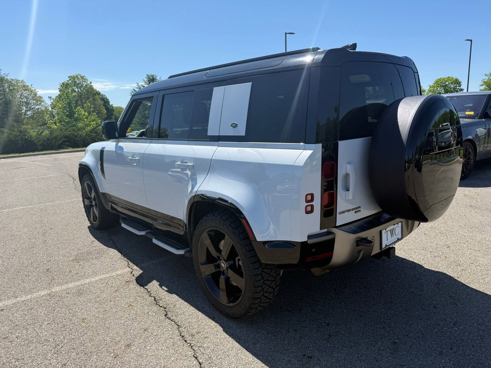 Used 2021 Land Rover Defender 110 X-Dynamic HSE AWD/4WD image 7