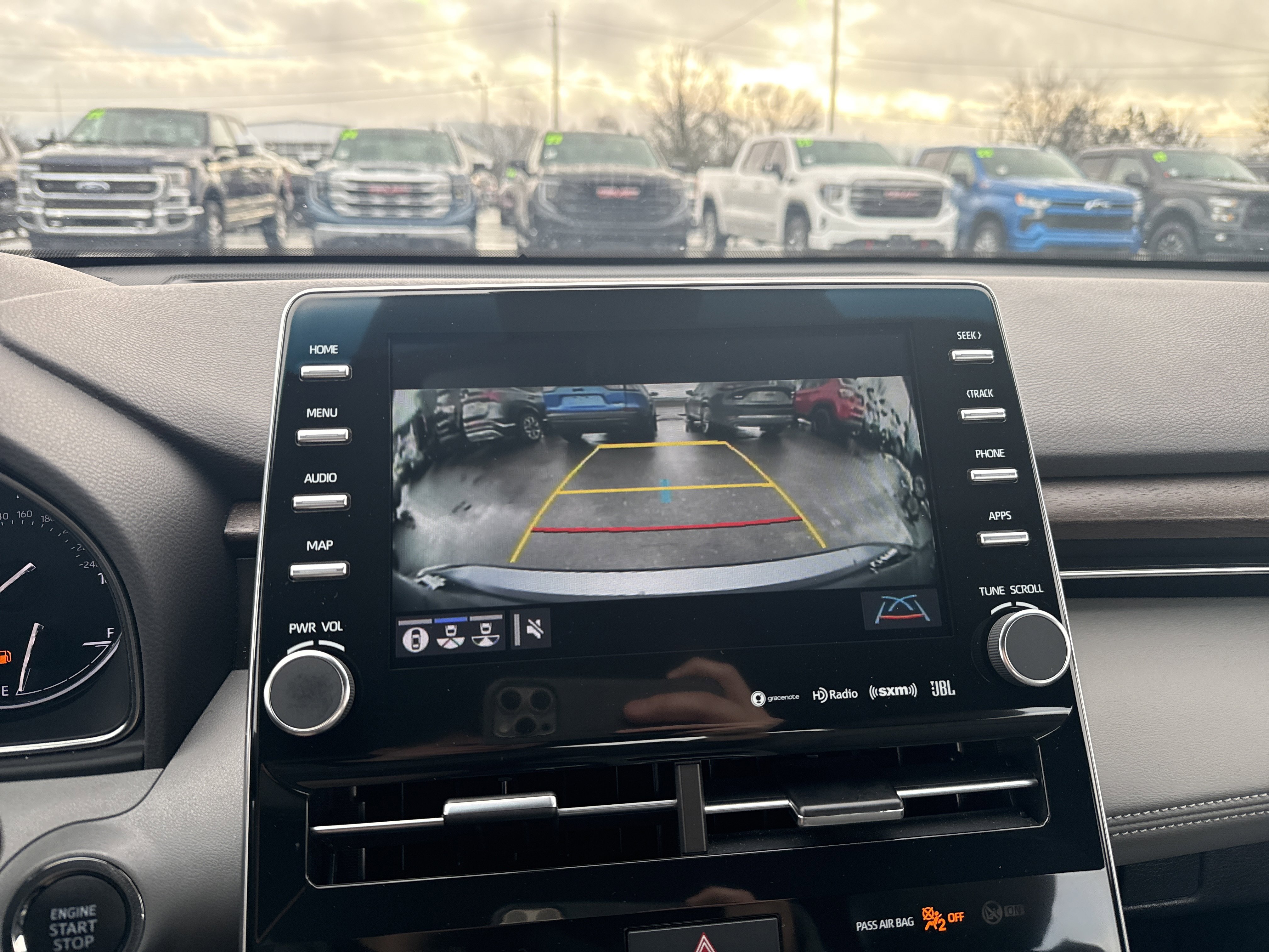 Used 2022 Toyota Avalon Limited image 26