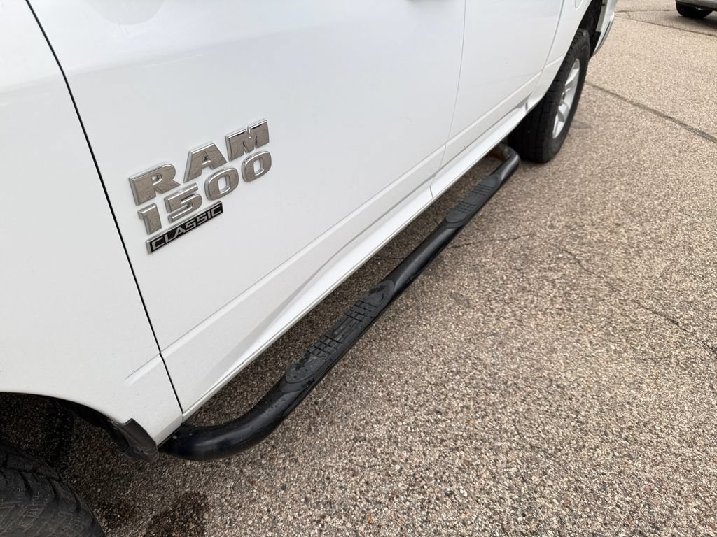 Used 2022 RAM 1500 Classic SLT AWD/4WD image 34