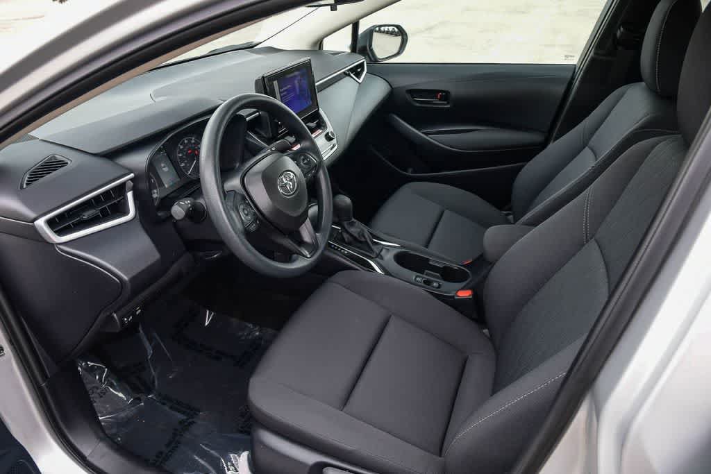 Used 2025 Toyota Corolla LE FWD image 16