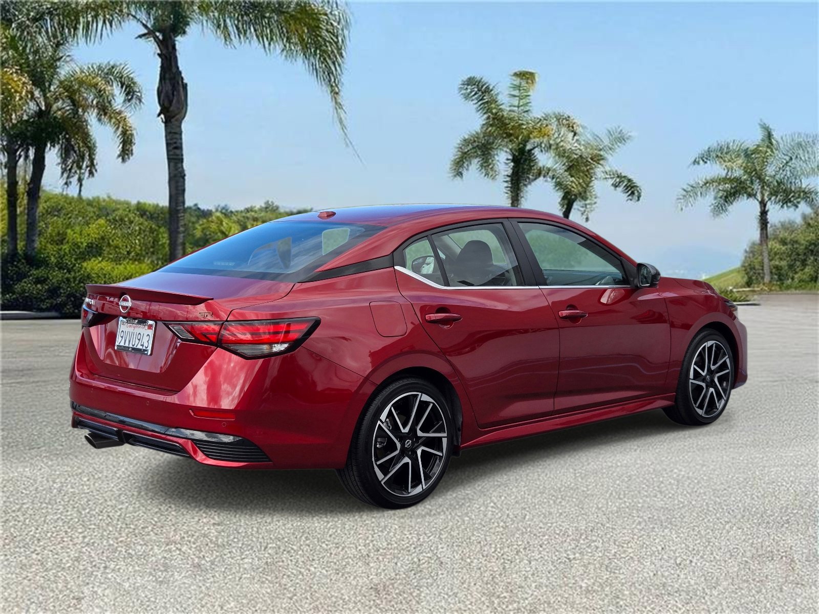 Used 2025 Nissan Sentra SR FWD image 4