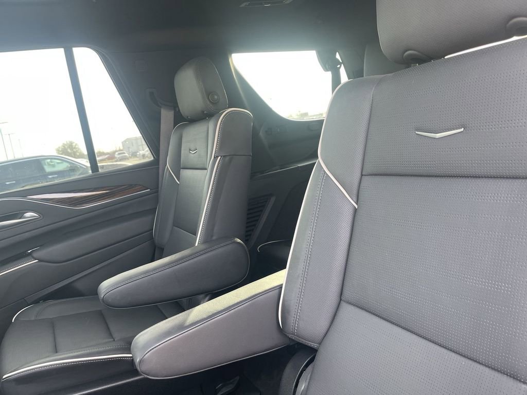 Certified 2024 Cadillac Escalade Premium Luxury image 39