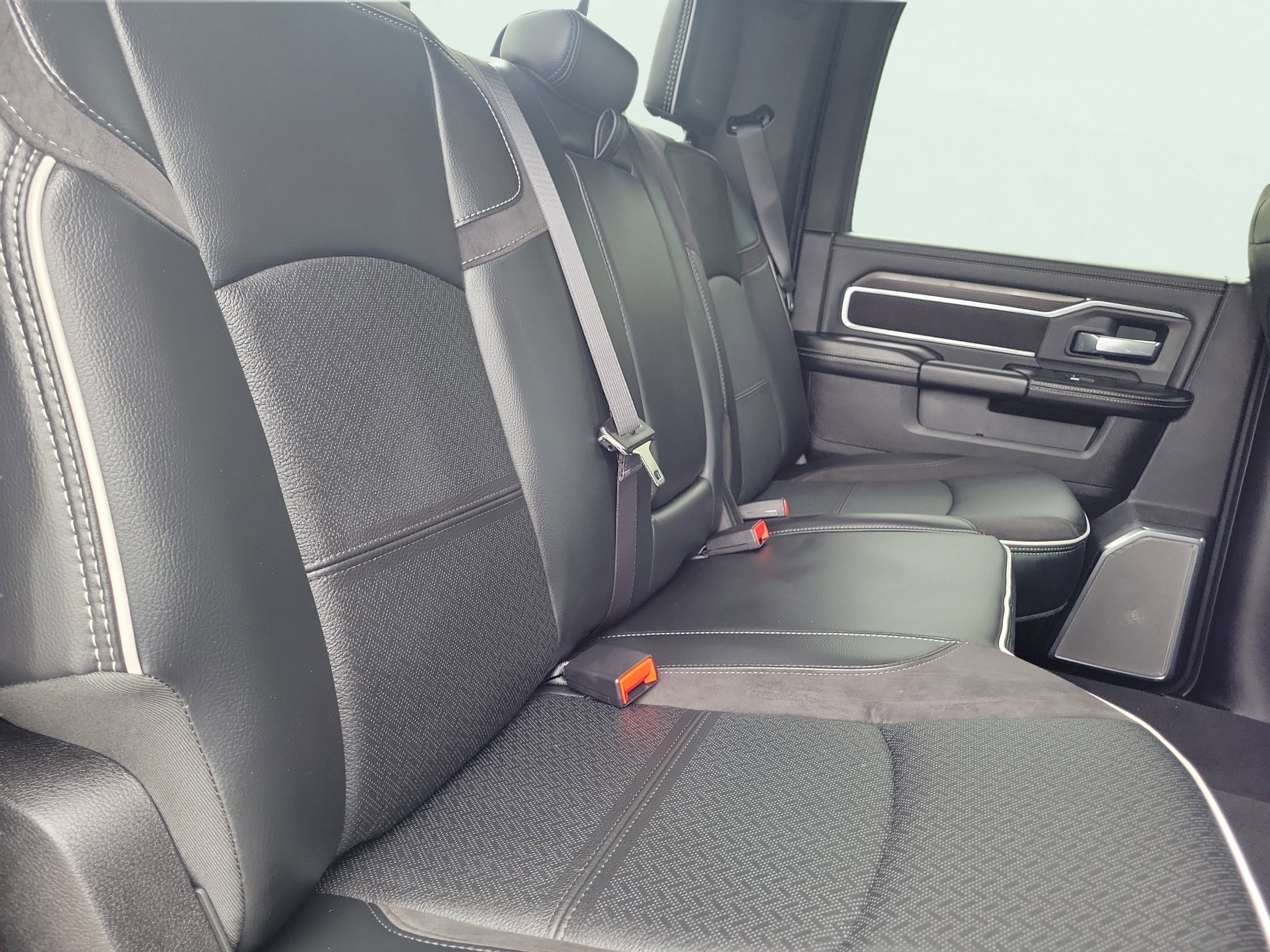 New 2026 RAM 2500 Laramie AWD/4WD image 14