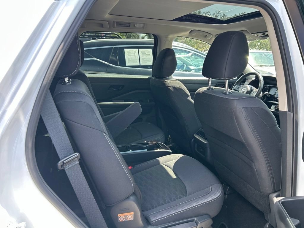 Certified 2025 Nissan Pathfinder SV w/ SV Premium Package FWD image 47