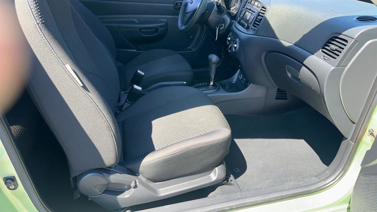 Used 2011 Hyundai Accent GS image 23