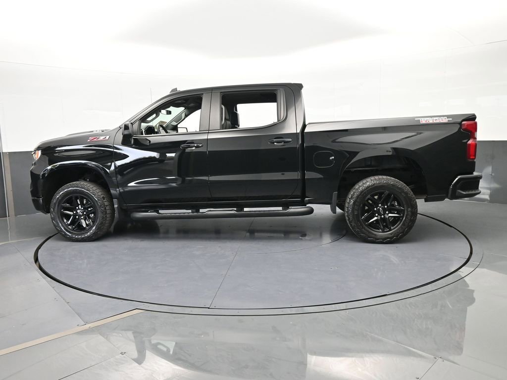 Used 2024 Chevrolet Silverado 1500 LT Trail Boss w/ Convenience Package II image 3