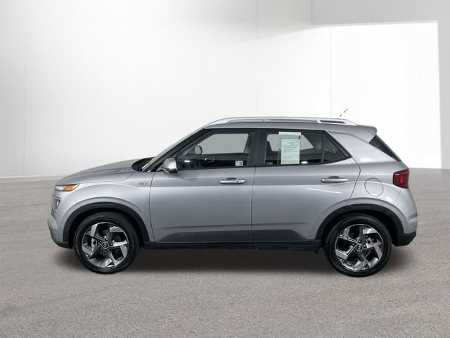 Used 2025 Hyundai Venue SEL image 14