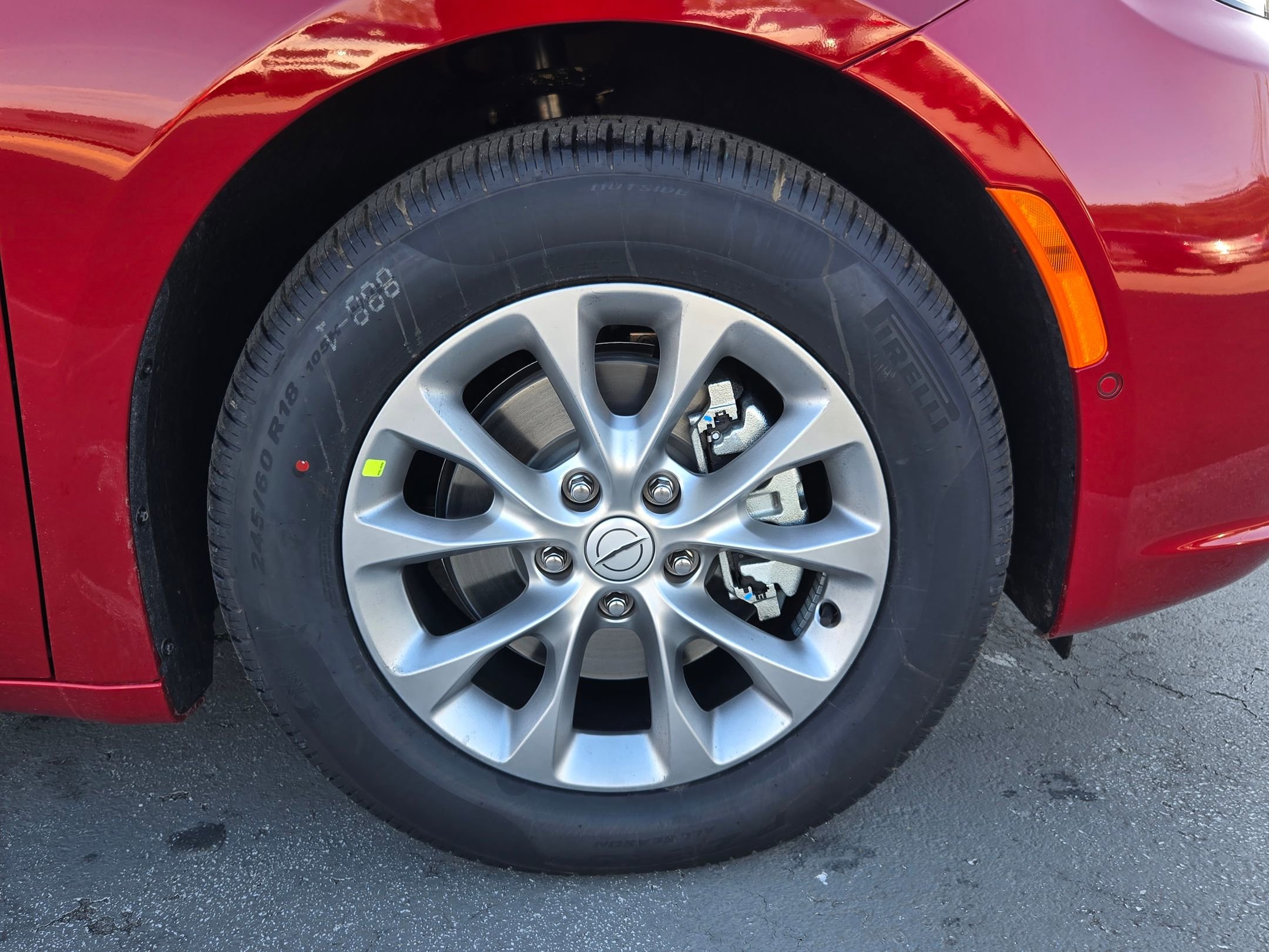 New 2026 Chrysler Pacifica Limited w/ Uconnect Theater Family Group image 9