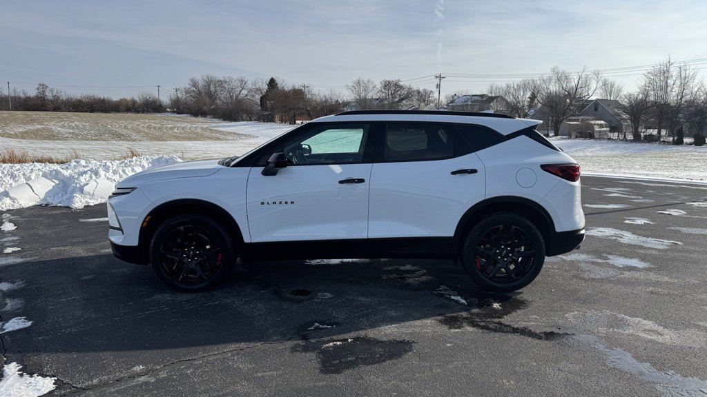 Used 2024 Chevrolet Blazer LT w/ Redline Edition image 4