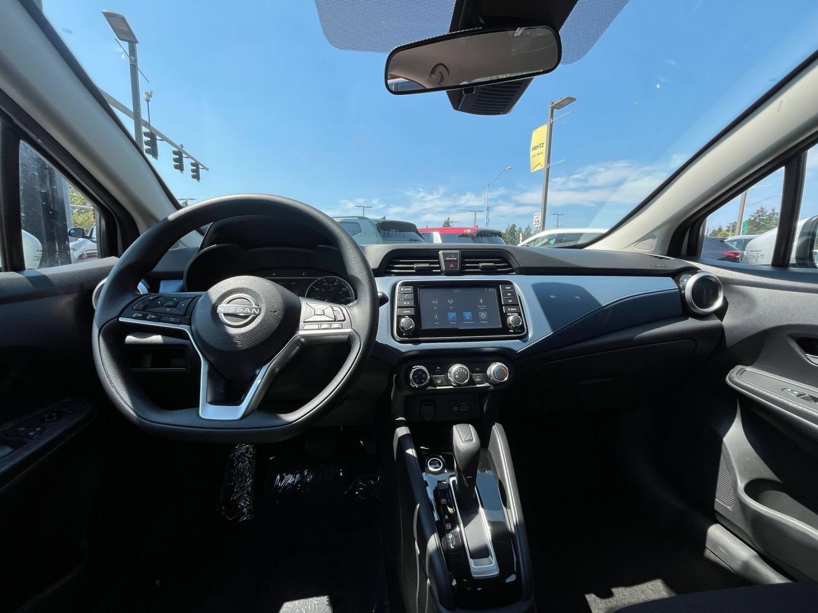 Used 2025 Nissan Versa SV FWD image 28