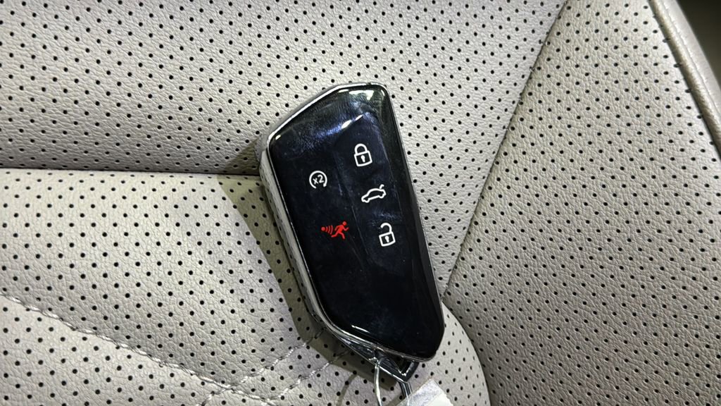 Used 2024 Volkswagen Atlas SE w/ Black Wheel Package image 20