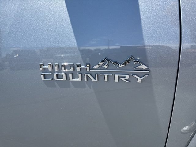 Used 2024 Chevrolet Traverse High Country w/ LPO, Floor Liner Package AWD/4WD image 10