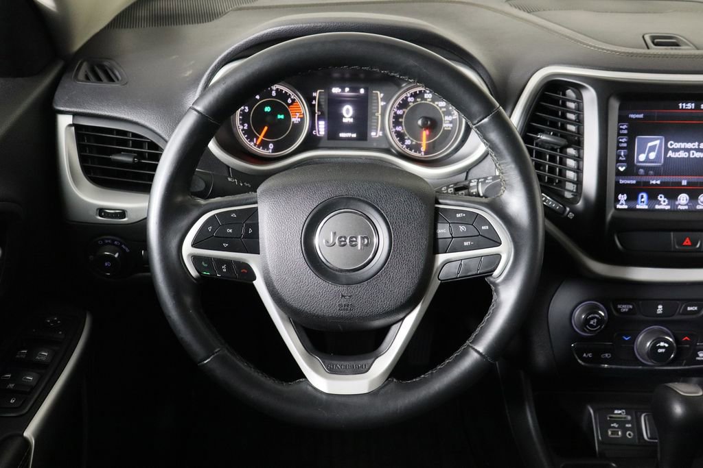 Used 2018 Jeep Cherokee Latitude Plus FWD image 7