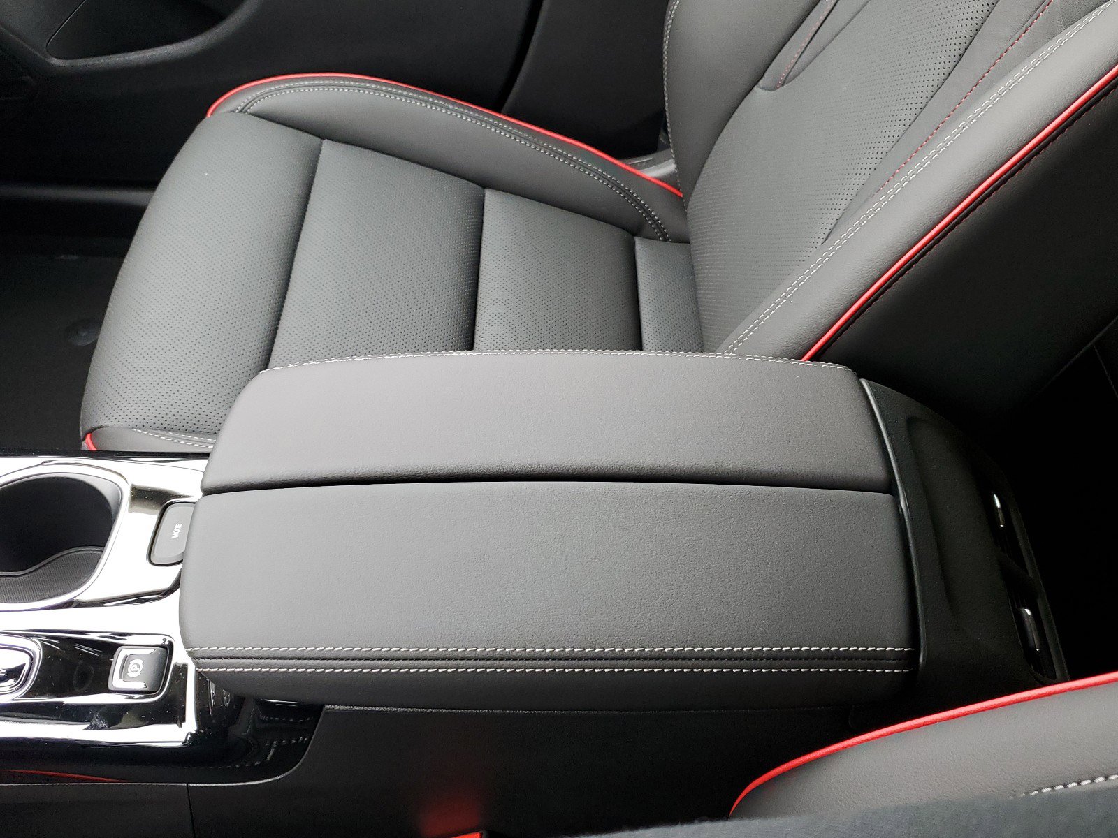 Used 2023 Buick Envision Essence w/ Sport Touring Package image 27