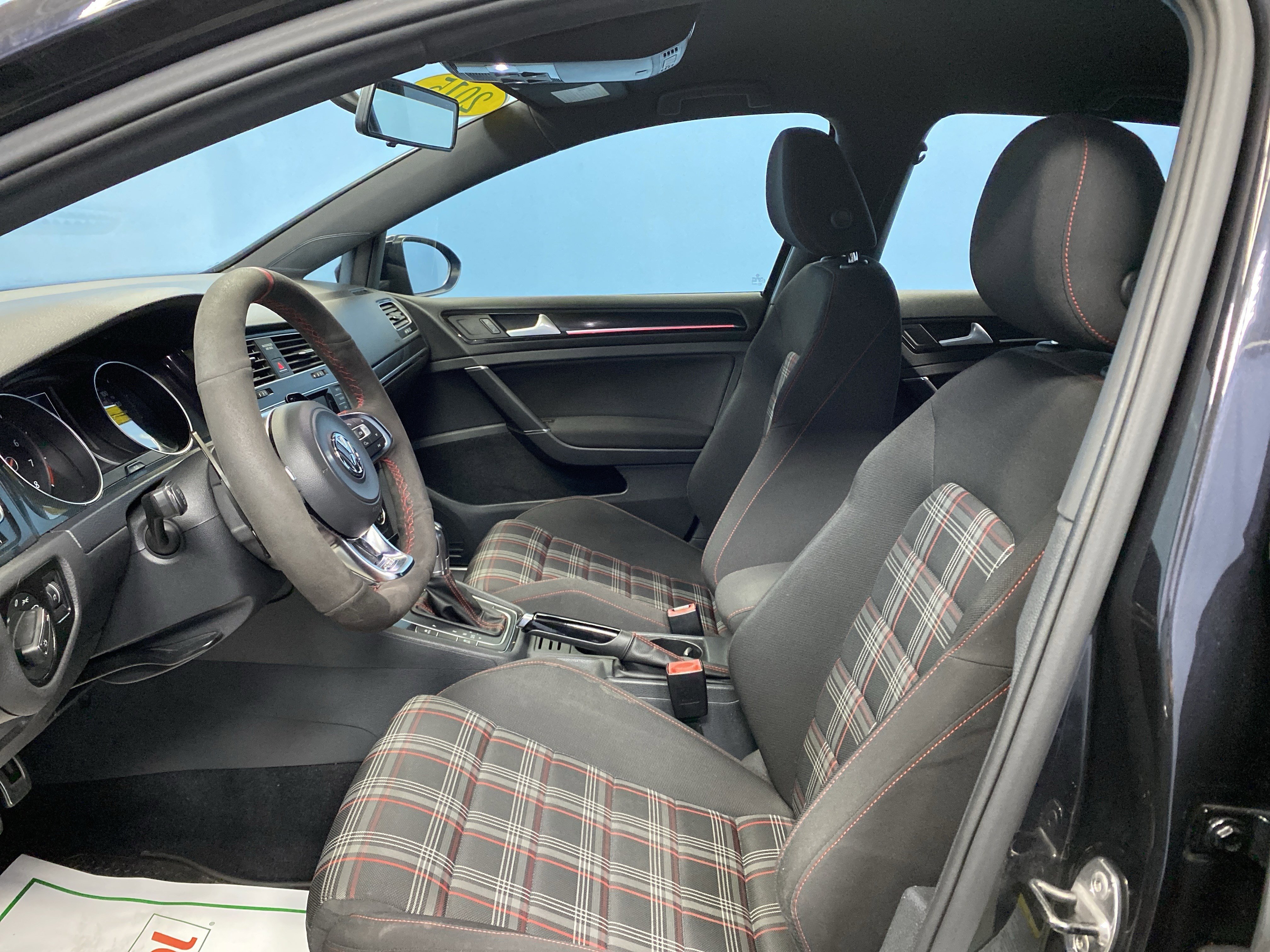 Used 2015 Volkswagen GTI S image 9