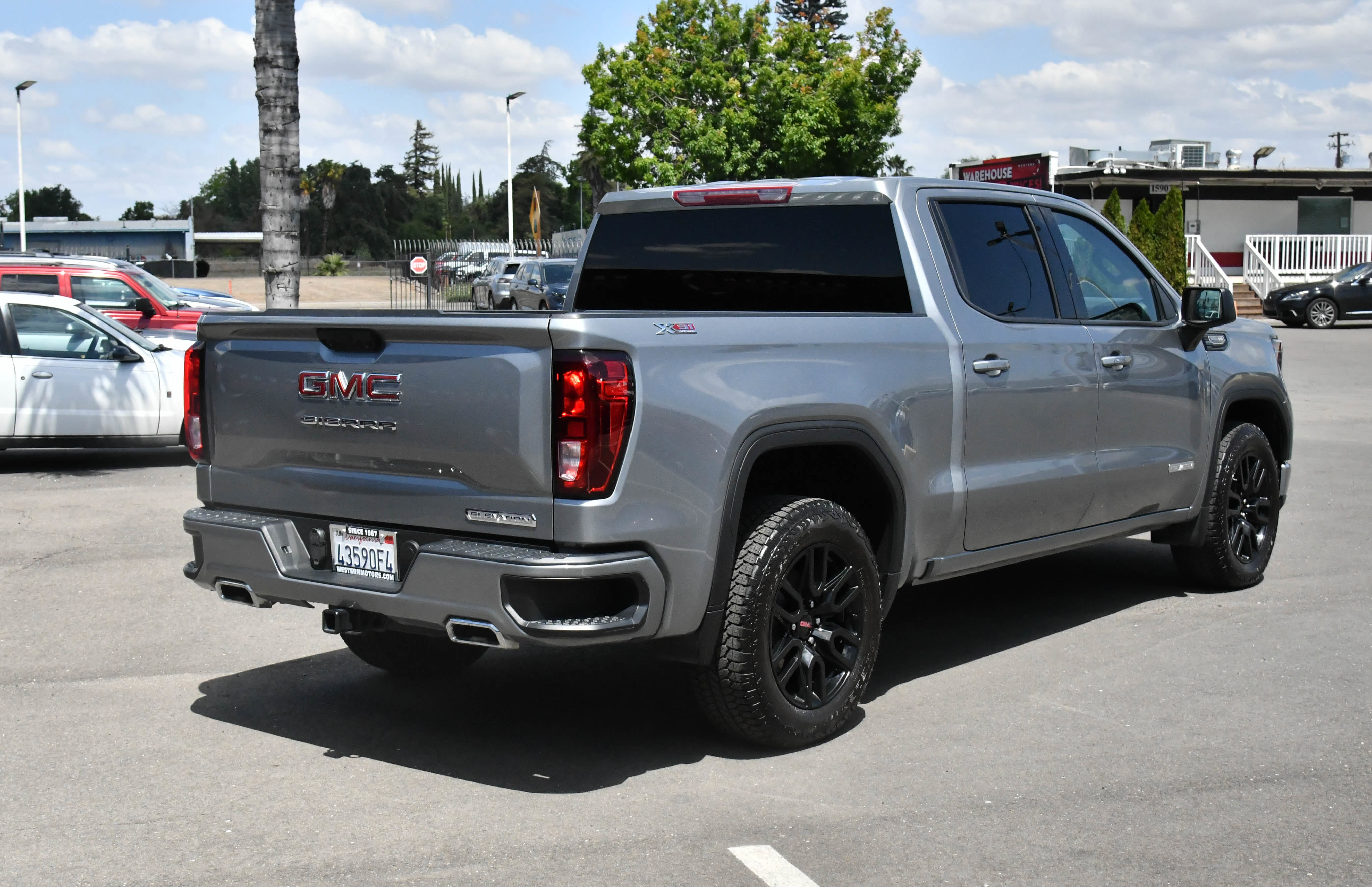 Used 2025 GMC Sierra 1500 Elevation w/ X31 Off-Road Package AWD/4WD image 8