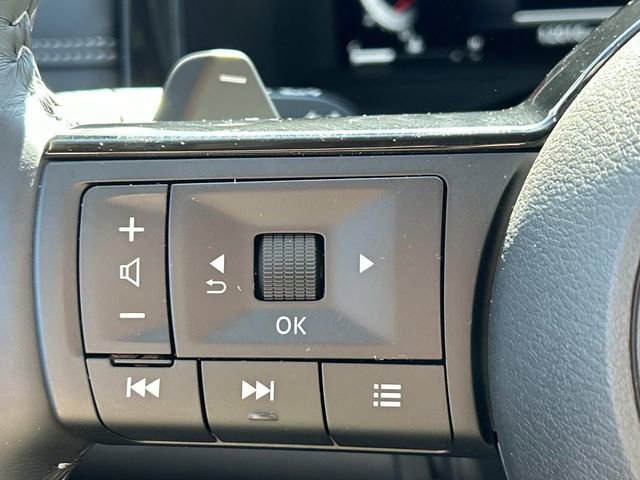 Used 2024 Nissan Pathfinder Platinum image 29