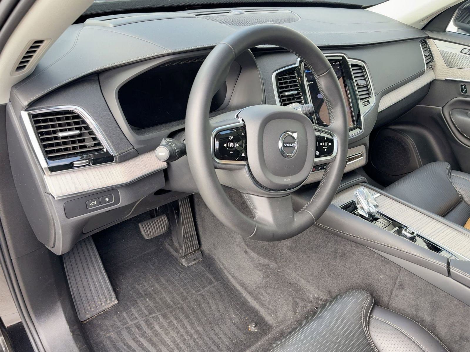 Certified 2024 Volvo XC90 T8 Ultimate w/ Protection Package Premier image 4