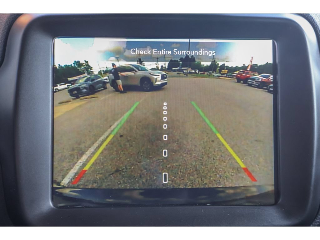 Used 2023 Jeep Renegade Latitude AWD/4WD image 28