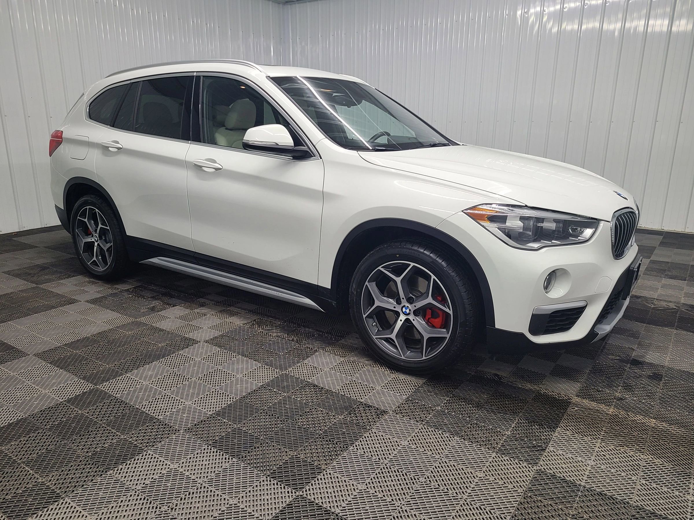 Used 2018 BMW X1 xDrive28i w/ Convenience Package image 1