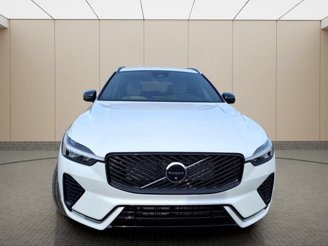 New 2026 Volvo XC60 B5 Plus w/ Protection Package Premier AWD/4WD image 4