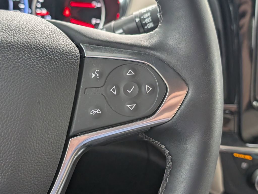 Used 2023 Chevrolet Traverse Premier FWD image 30