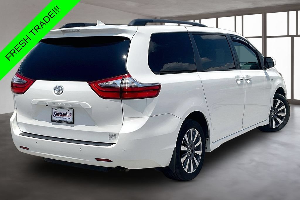 Used 2020 Toyota Sienna XLE Premium AWD/4WD image 6