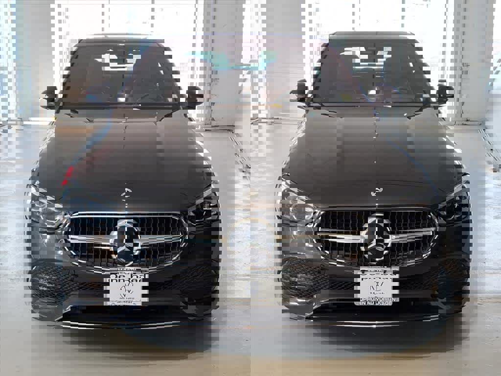 Used 2023 Mercedes-Benz C 300 4MATIC Sedan image 2