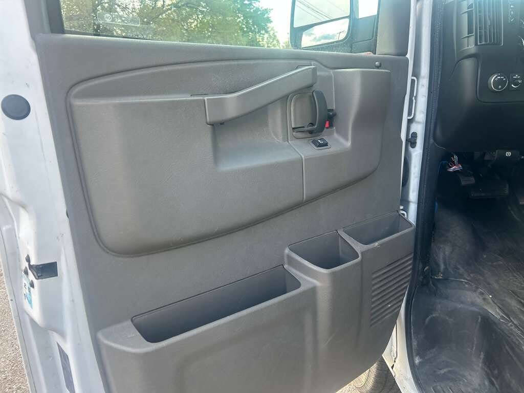 Used 2022 Chevrolet Express 2500 Extended w/ Driver Convenience Package RWD image 10