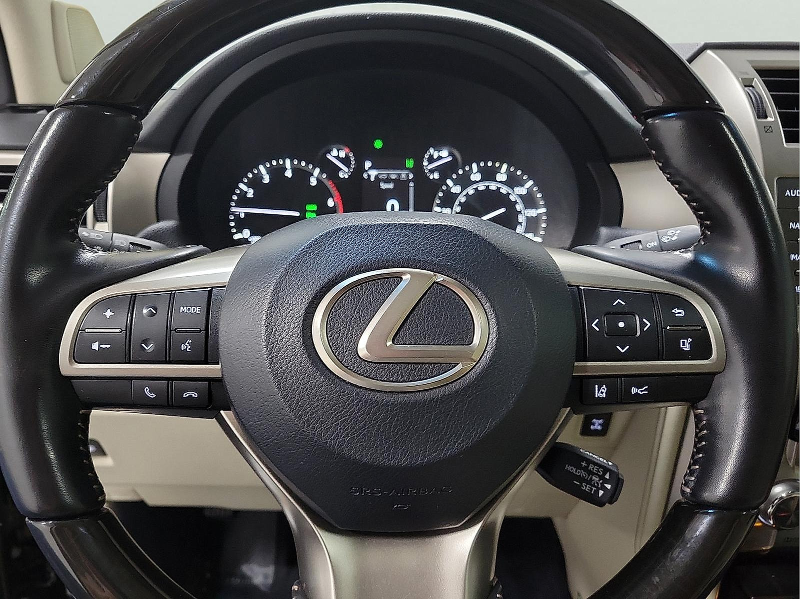 Used 2021 Lexus GX 460 Luxury w/ Sport Design Package AWD/4WD image 18