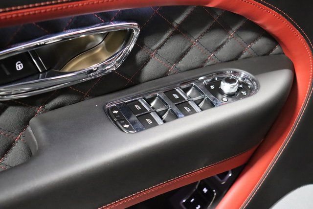 Used 2021 Bentley Bentayga Speed image 28