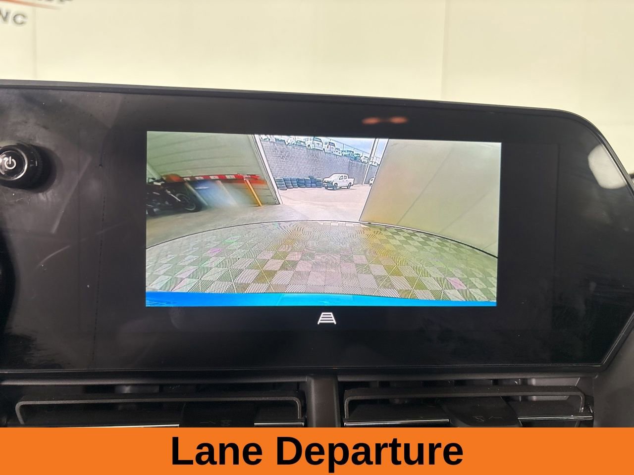 Used 2025 Chevrolet Trax ACTIV FWD image 14