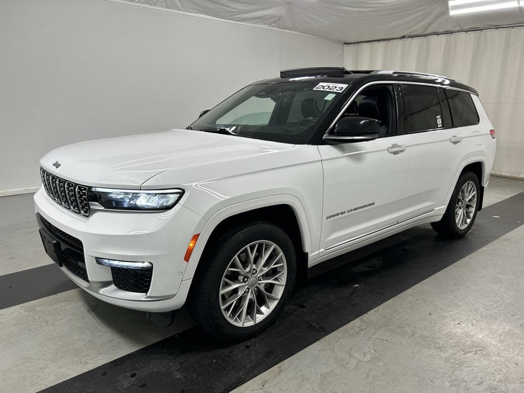 Used 2023 Jeep Grand Cherokee L Summit w/ Luxury Tech Group V AWD/4WD image 5