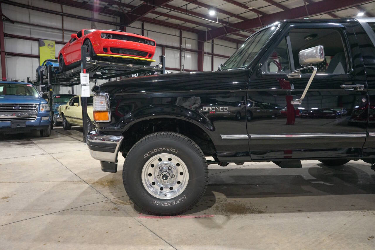 Used 1996 Ford Bronco XLT image 3