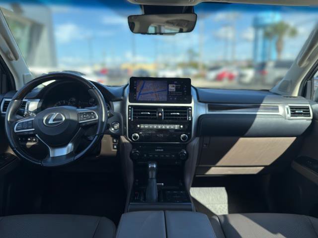 Used 2023 Lexus GX 460 Premium w/ Premium Package image 12