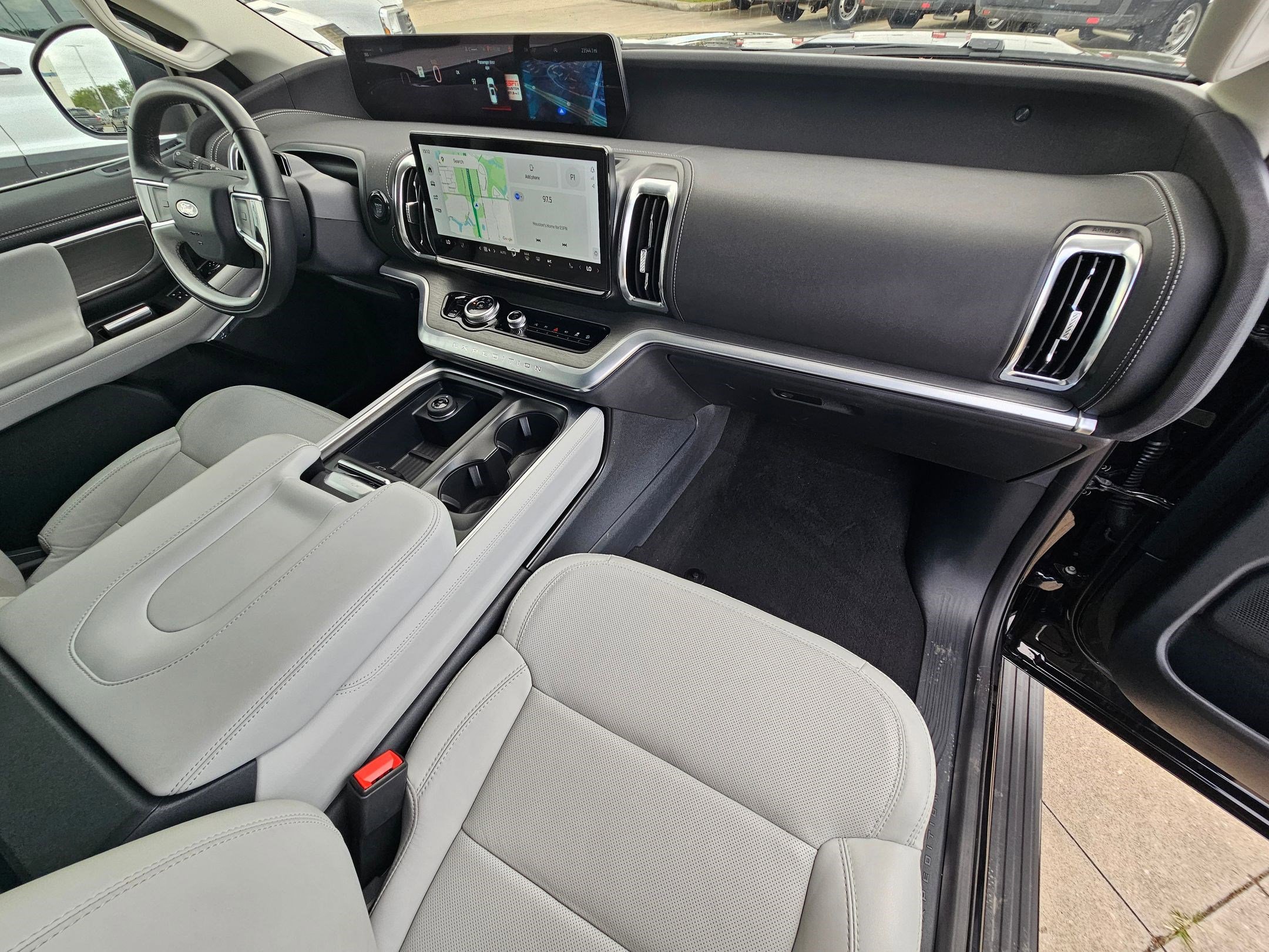 Used 2025 Ford Expedition Max Platinum image 31