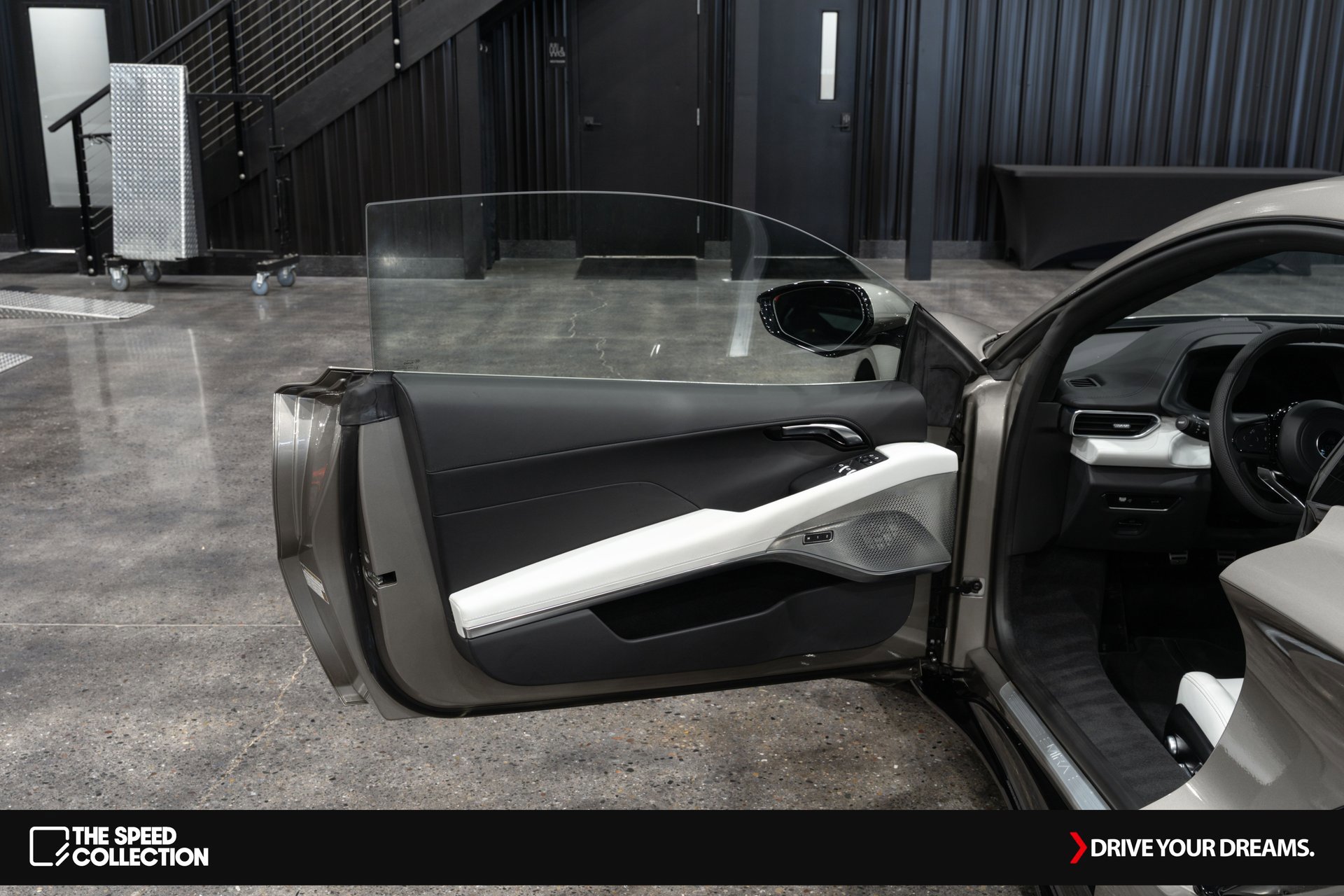 Used 2024 Lotus Emira First Edition image 9