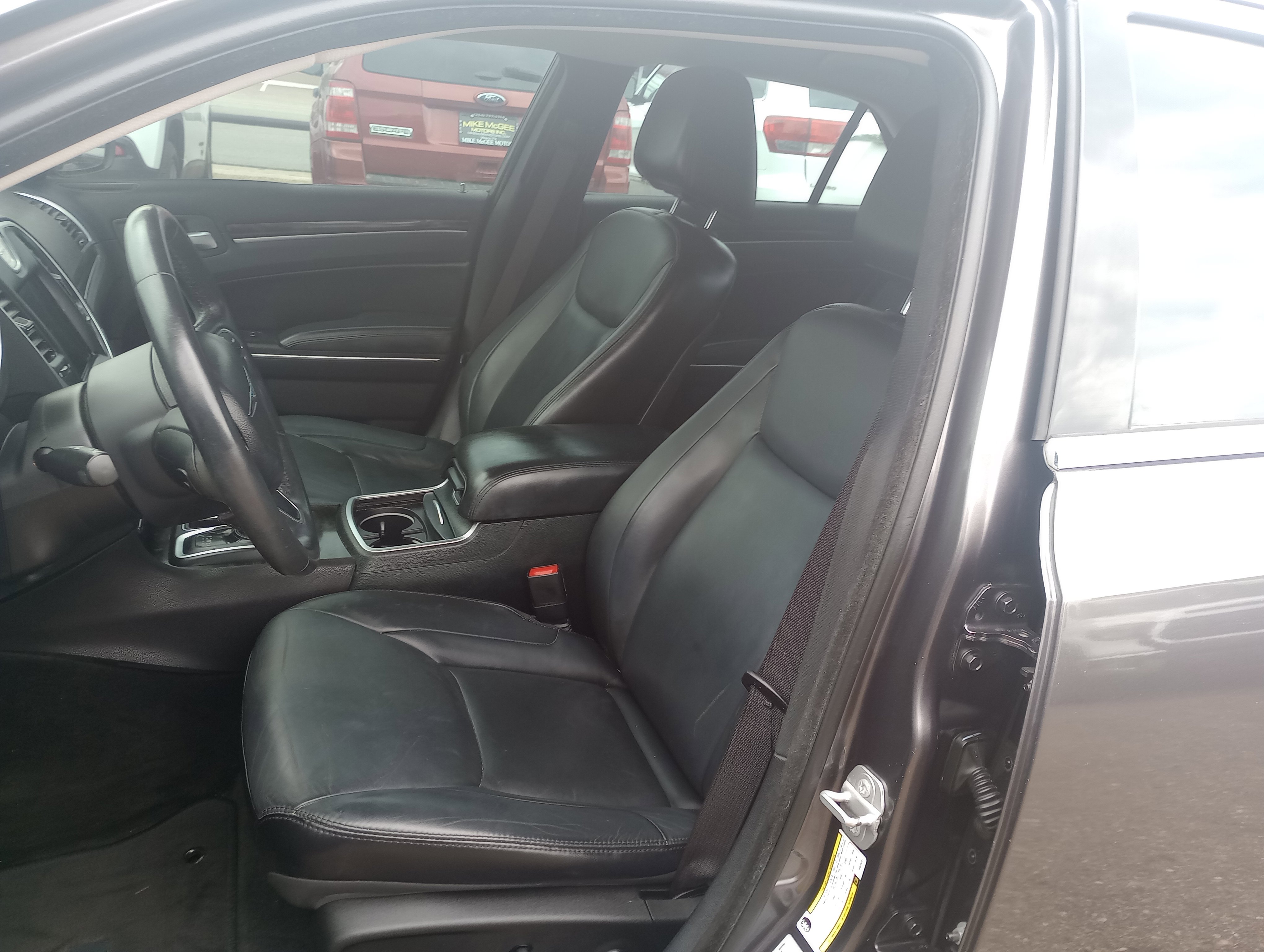 Used 2015 Chrysler 300 Limited image 10