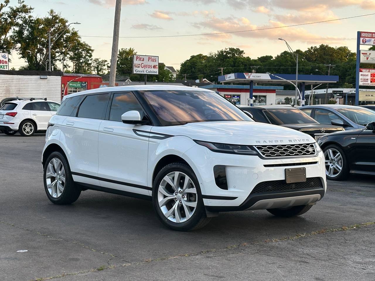 Used 2020 Land Rover Range Rover Evoque SE AWD/4WD image 3