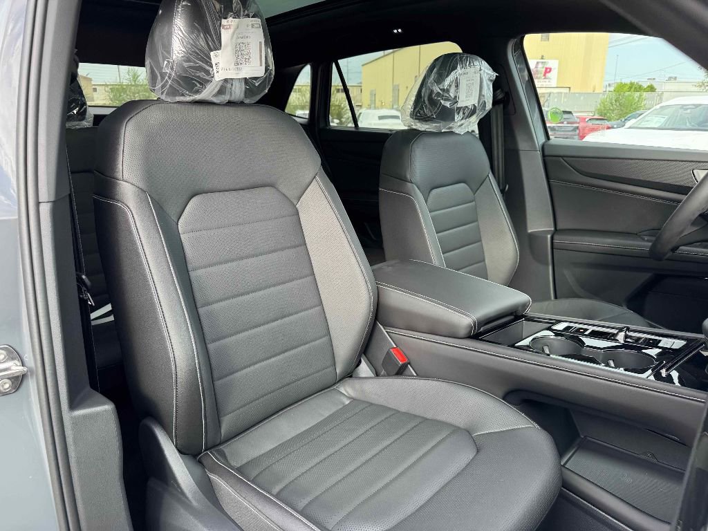 New 2026 Volkswagen Atlas Cross Sport SEL R-Line image 28