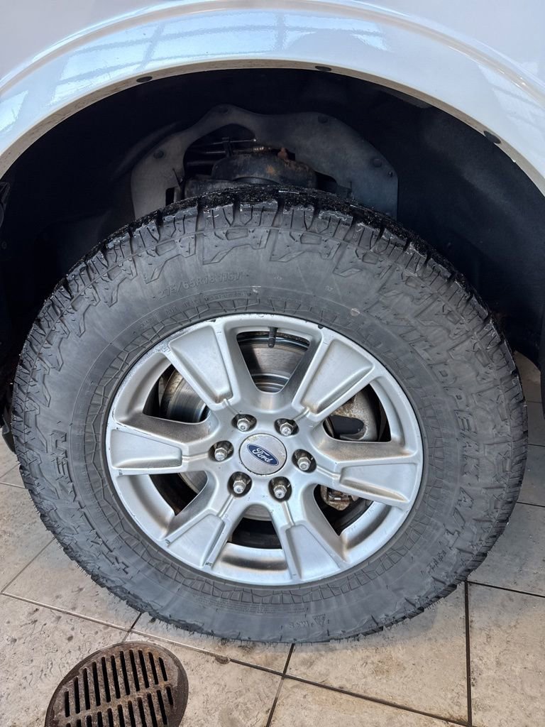 Used 2015 Ford F150 Lariat w/ Equipment Group 502A Luxury image 26