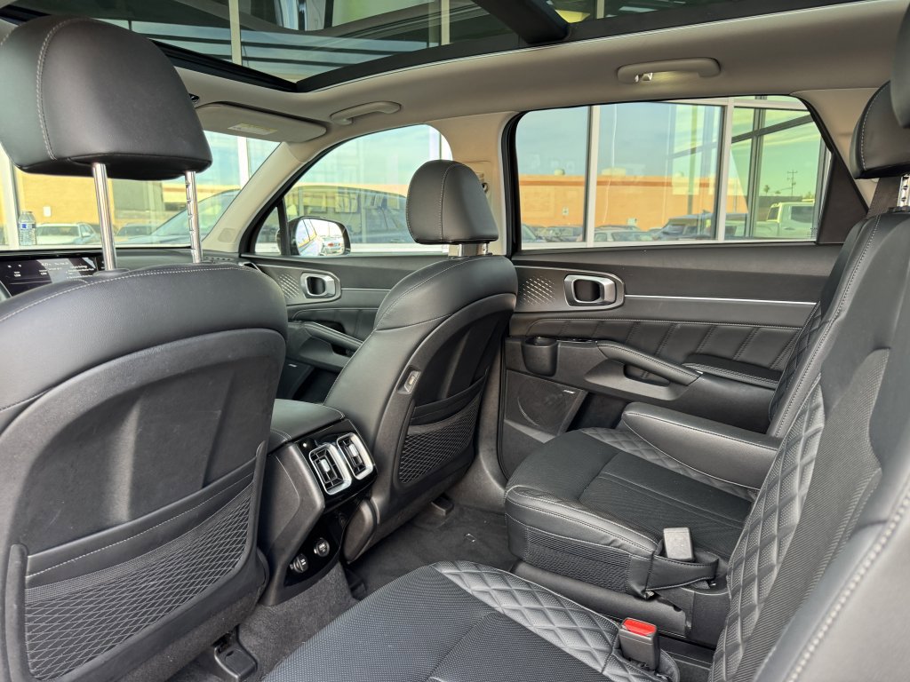 Used 2022 Kia Sorento SX image 40